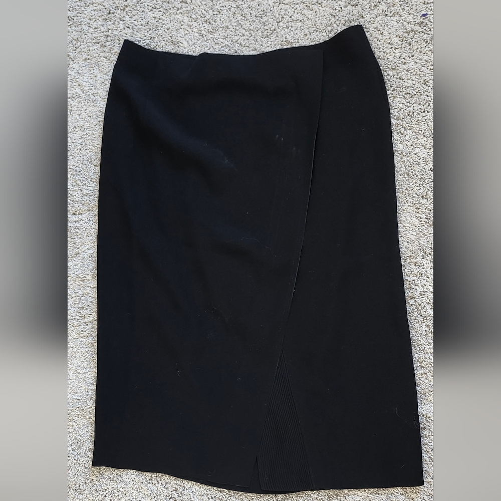 NWOT Vince $265 Overlap Front Zip Pencil Knee Length Skirt Size 6 Black
